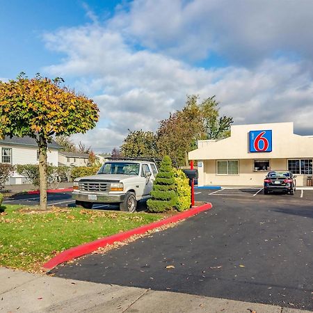 Motel 6-Portland, Or - Грешем Экстерьер фото