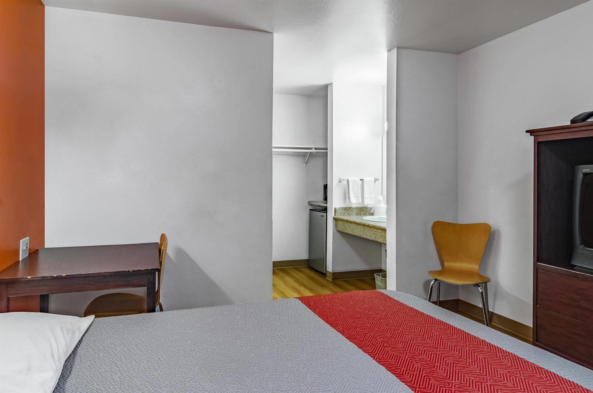 Motel 6-Portland, Or - Грешем Экстерьер фото