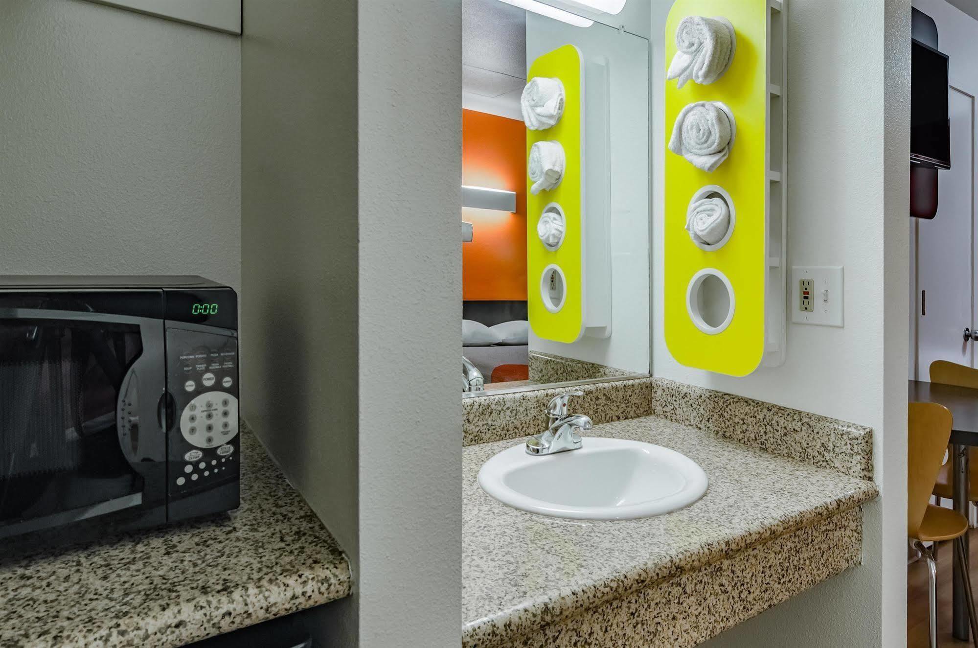 Motel 6-Portland, Or - Грешем Экстерьер фото