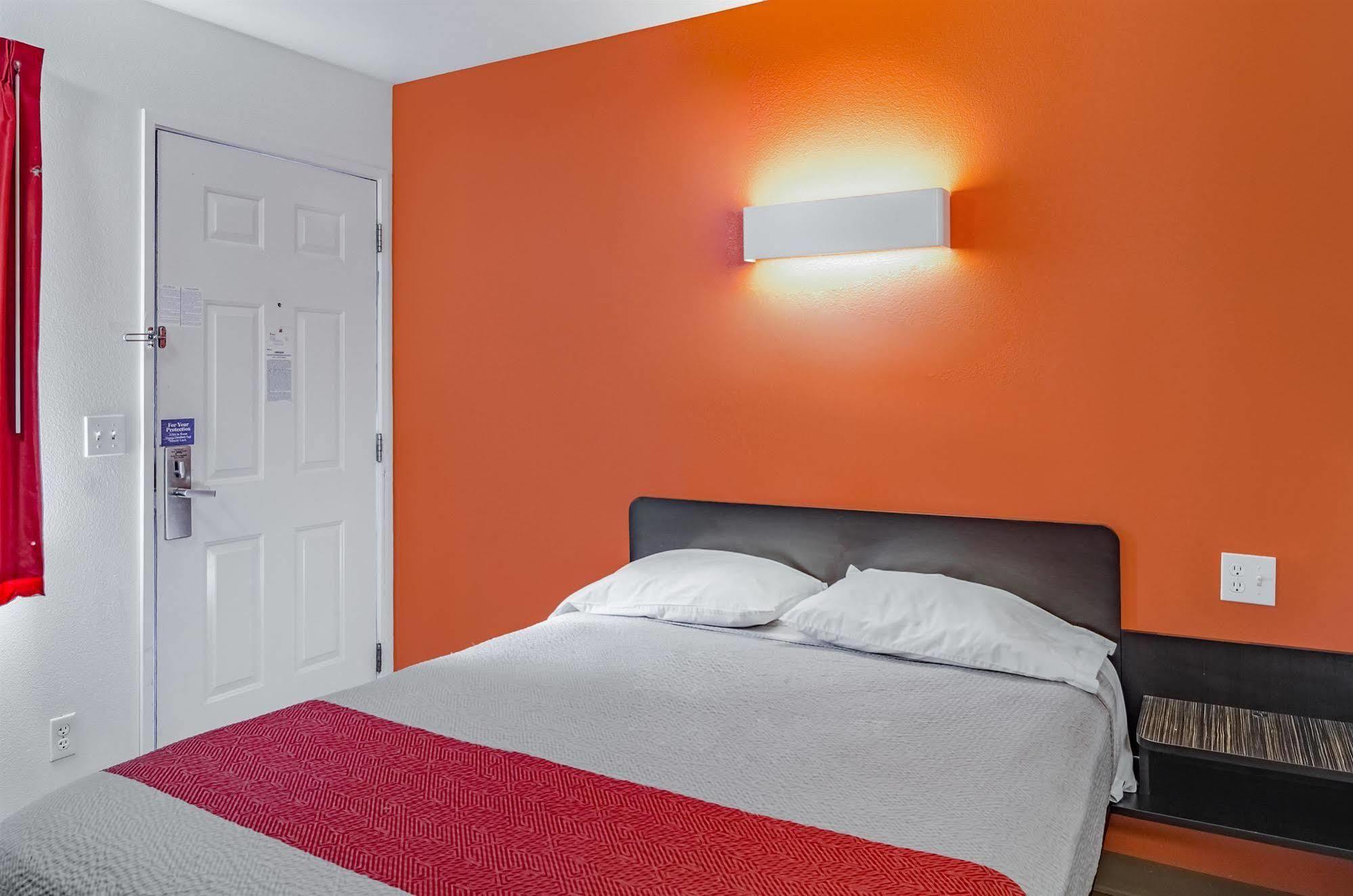 Motel 6-Portland, Or - Грешем Экстерьер фото