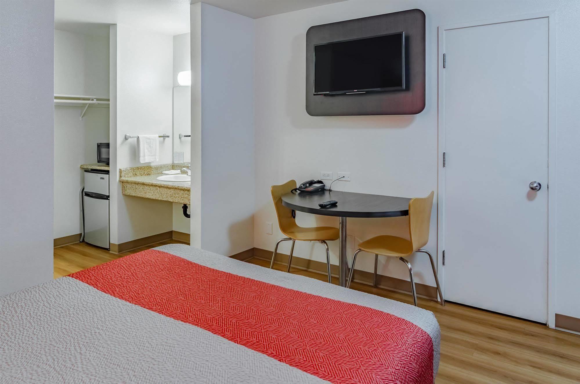 Motel 6-Portland, Or - Грешем Экстерьер фото